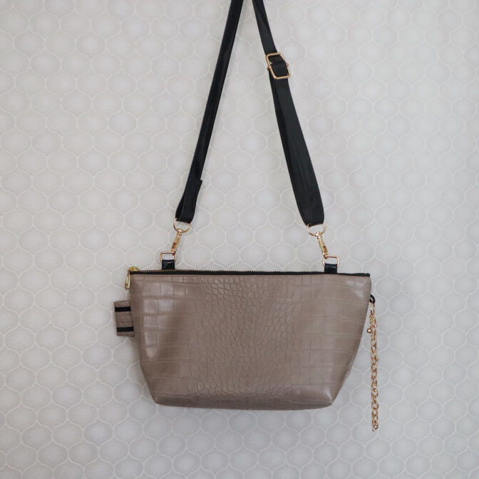 ショルダーポーチ