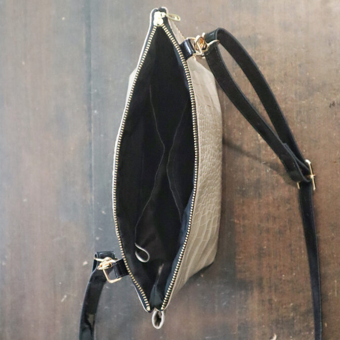 ショルダーポーチ