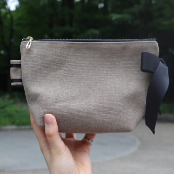 ダブルラインリボンポーチ［ベージュ］