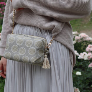 チェーンショルダーポーチ［ドットベージュ］