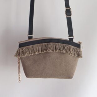 帆布フリンジショルダーポーチ　ベージュ