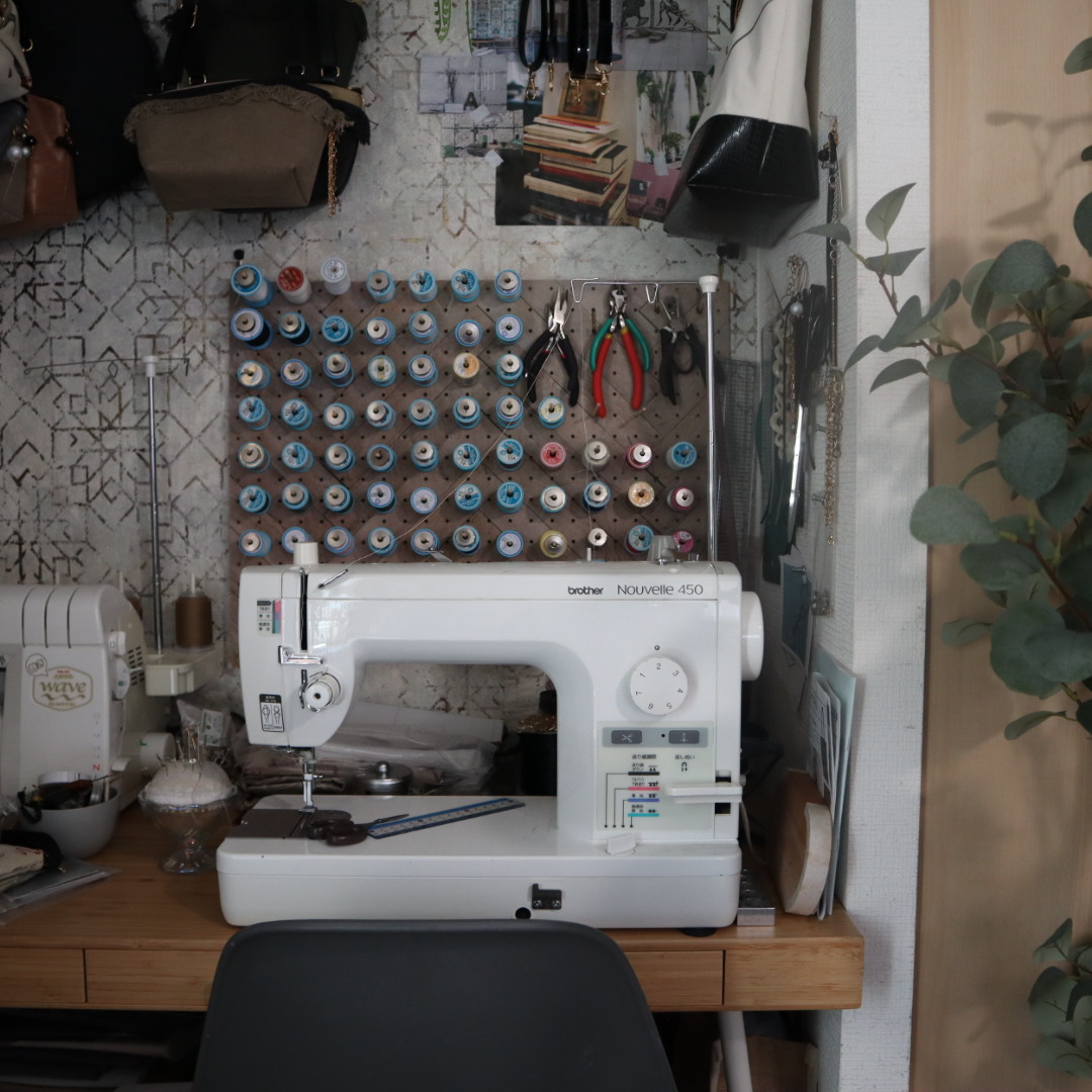 ミシン糸とボビンをセットで壁掛け収納