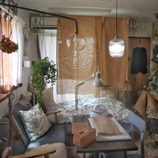 ジュート生地のにおい取りしてます。